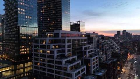 Night is coming to Toronto Canada Vidéo 304695559