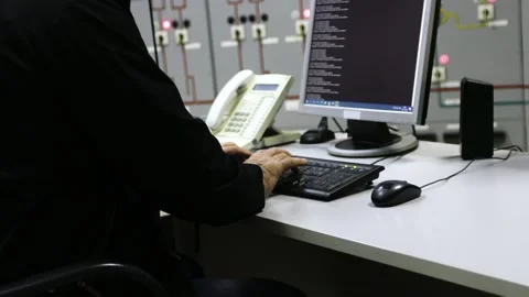 Night computer. The man works at the command line. 스톡 동영상 220575112