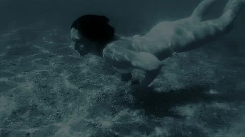 Night diving in an exotic sea Stock-Footage 51115539