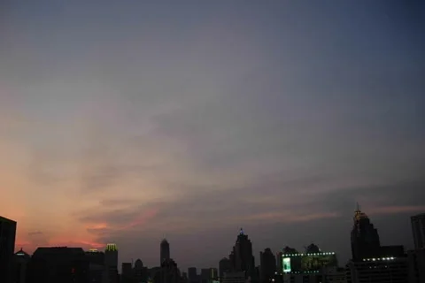 Night falling over city Stock Footage 562509