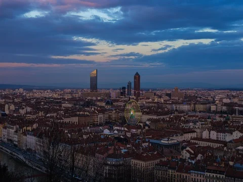 Night falls in Lyon Stock-Footage 77727488