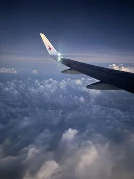 Night Flight with China Eastern Wing View Foto stock