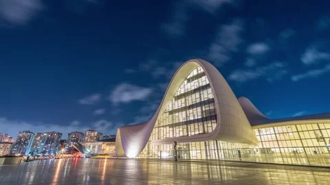Night hyperlapse of Heydar Aliyev Centre in Baku with illuminated futuristic Stock-Footage 320162994