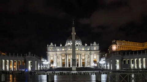 Night Hyperlapse of St. Peter's Square Vatican City Stockbeeldmateriaal 86994659