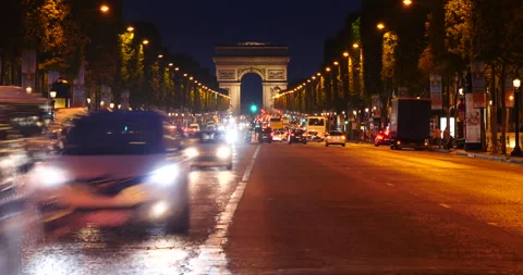 Night image of the crowded traffic in Paris on Champs Elysees Stockbeeldmateriaal 240840458