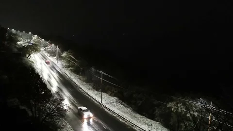 Night landscape, road in the light of lanterns. 库存影片 117546691