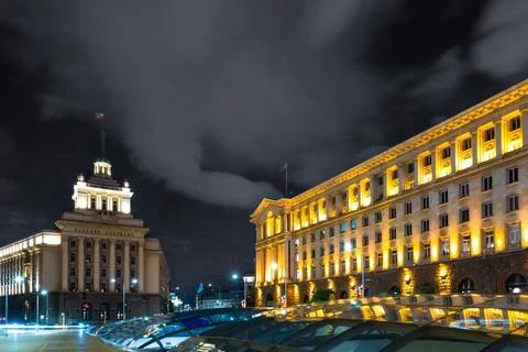 Night lights of Sofia city centre architecture, famous buildings Fotos de archivo