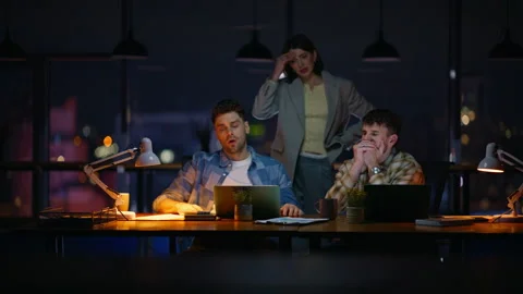 Night managers reacting business fail office laptop closeup. Nervous colleagues Stock Footage 339299738