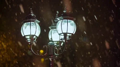 Night Old Lantern Snowfall 動画素材 83638361
