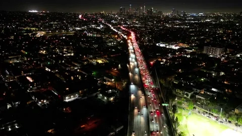 Night Pulse: 101 Freeway Aerial Time Lapse with LA Skyline Vidéo 203713193