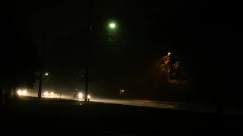 Night rain with car headlights Vídeos de archivo 52996629