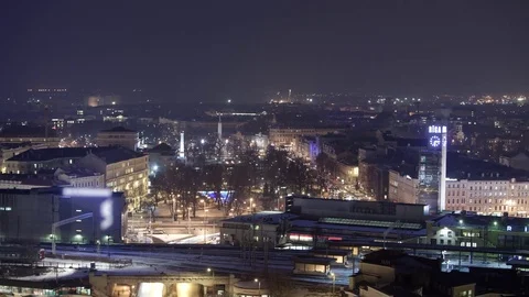 Night Riga city winter timelapse, lights, bridge, Daugava river Vídeo Stock 82954271