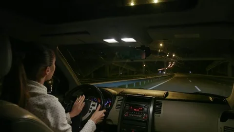 Night road Stockbeeldmateriaal 80488874