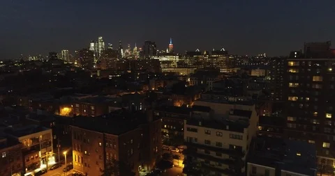 Night rooftops of Hoboken facing the Manhattan skyline 90319368