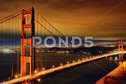 Night scene of golden gate bridge Stock Photos