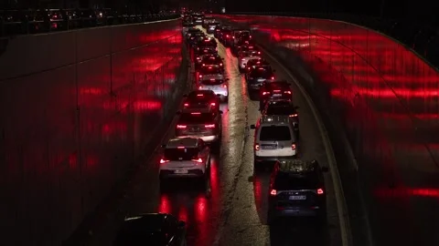 Night scene with hellish traffic jam on a rainy autumn day in Bucharest. Video stock 322182047
