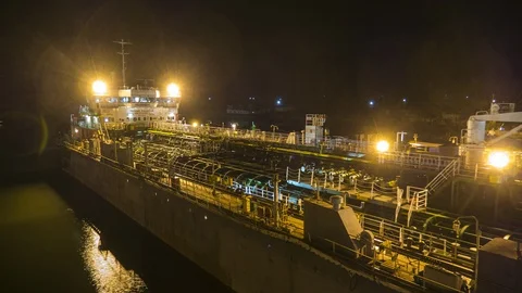 At night, ship leaves the dock, Stock-Footage 86785299