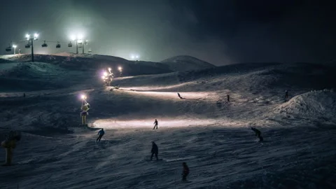 Night Skiing timelapse 库存影片 137992351