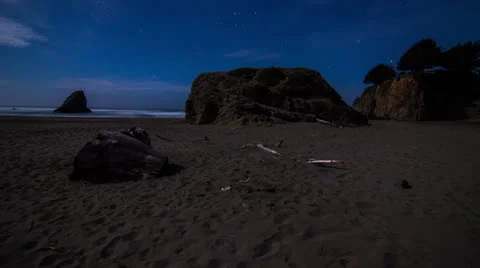 Night Stars and Clouds by the Beach Video stock 24973923