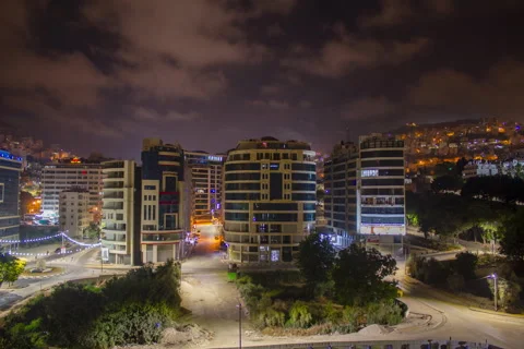 Night Time Lapse on an elevated level in Nablus, Palestine. 库存影片 251602464