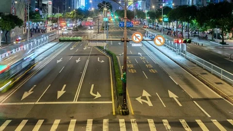 Night Time-lapse People crowd and traffic in Ximending shopping district, Taipei Stock-Footage 152497401