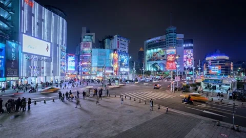 Night Time-lapse People crowd and traffic in Ximending shopping district, Taipei Stock-Footage 152498094