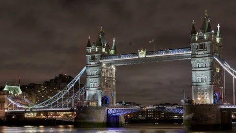 Night time lapse of the Tower bridge  스톡 동영상 99539094