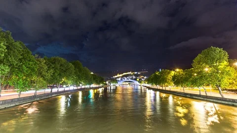 Night time-lapse with a view on busy road and nightlife in Tbilisi Видео 76311858