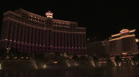 Night Time View of Ceasars Palace Water Fountains 2 스톡 동영상 18987747