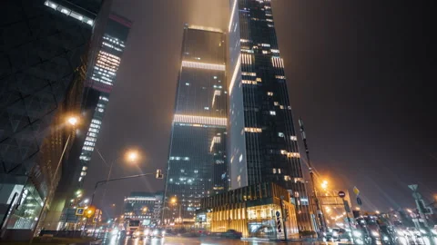 Night timelapse of a busy intersection in Moscow city center. Vidéo 157294455