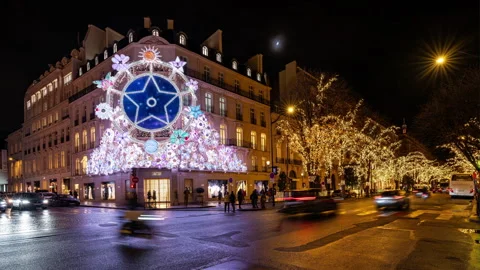 Night timelapse clip of the Dior Store in Paris Stock Footage 325804908