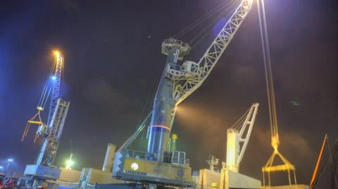 Night timelapse in harbor with working cranes Vídeo Stock 58470800