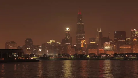 Night timelapse Willis Tower from Chicago river Video stock 139780060