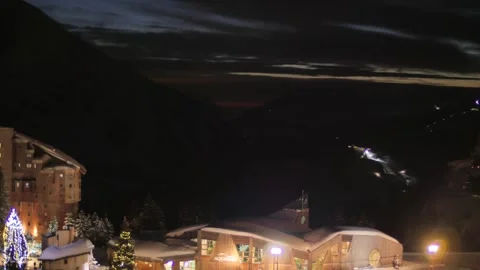 A night timelaspe in a ski resort Stock Footage 305774544