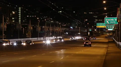 Night traffic on the bridge Stock-Footage 47527694