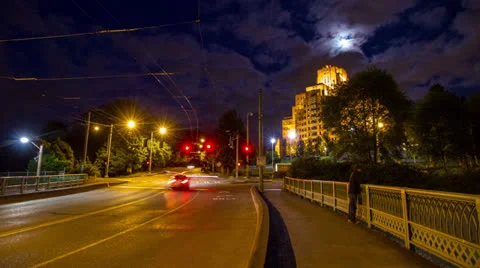Night Traffic on a Cloudy Night in Seattle Video stock 24975802