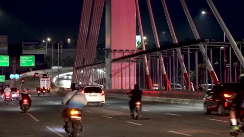 Night Traffic Crossing Cable-Stayed Flyover Bridge in City Video stock 344451341