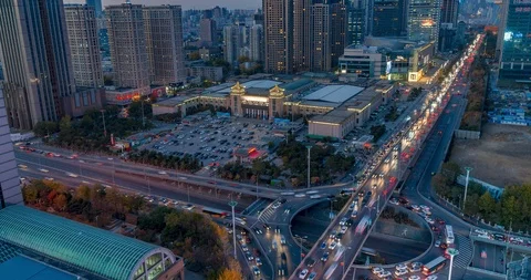 Night Traffic Flow in Overpass Construction 4K 動画素材 115212043