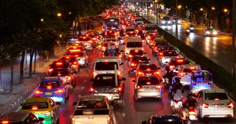 Night traffic jam time lapse, busy Bangkok avenue in one direction Video stock 326387379