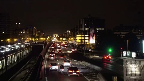 Night traffic in Paris Video stock 72724324