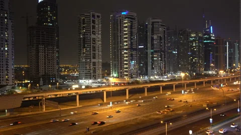 Night of traffic on Sheikh Zayed Road in Dubai Video stock 204858044