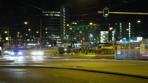 NIGHT TRAFFIC AT STOP LIGHT IN AMSTERDAM TIME LAPSE 11 Stock Footage 40030840