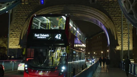 Night traffic on Tower Bridge Stock Footage 217056706