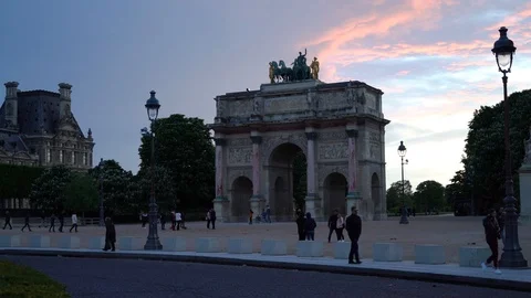Night view of Arc de Triomphe du Carrousel Stock Footage 107487263
