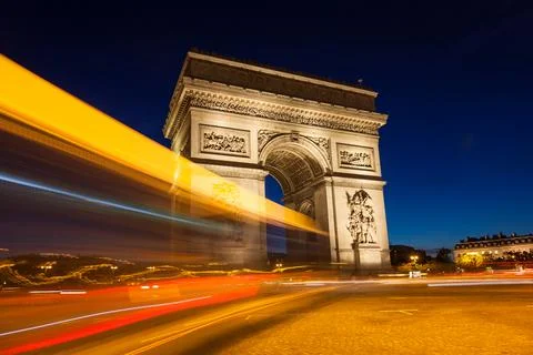 Night view of Arc de Triomphe - Triumphal Arc in Paris, France Stock-Fotos