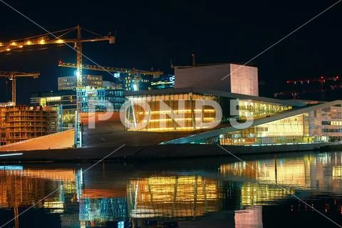 Night view of architectural award-winning National Oslo Opera House, Norway Stock Photos