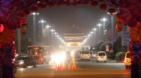 Night view of the Bell Tower in Xian, China Vídeo Stock 7905530