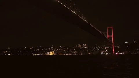 Night view of the bridge over the Bosphorus in Istanbul. Turkey. 스톡 동영상 113062107
