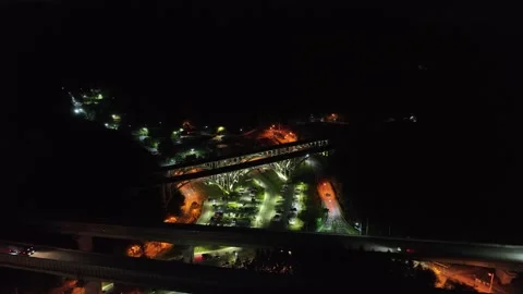 Night view of the bridge over the river Видео 303551074