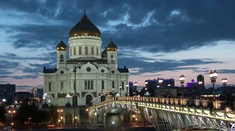 Night view of Cathedral of Christ the Savior in Moscow, Russia Stock Footage 52330740